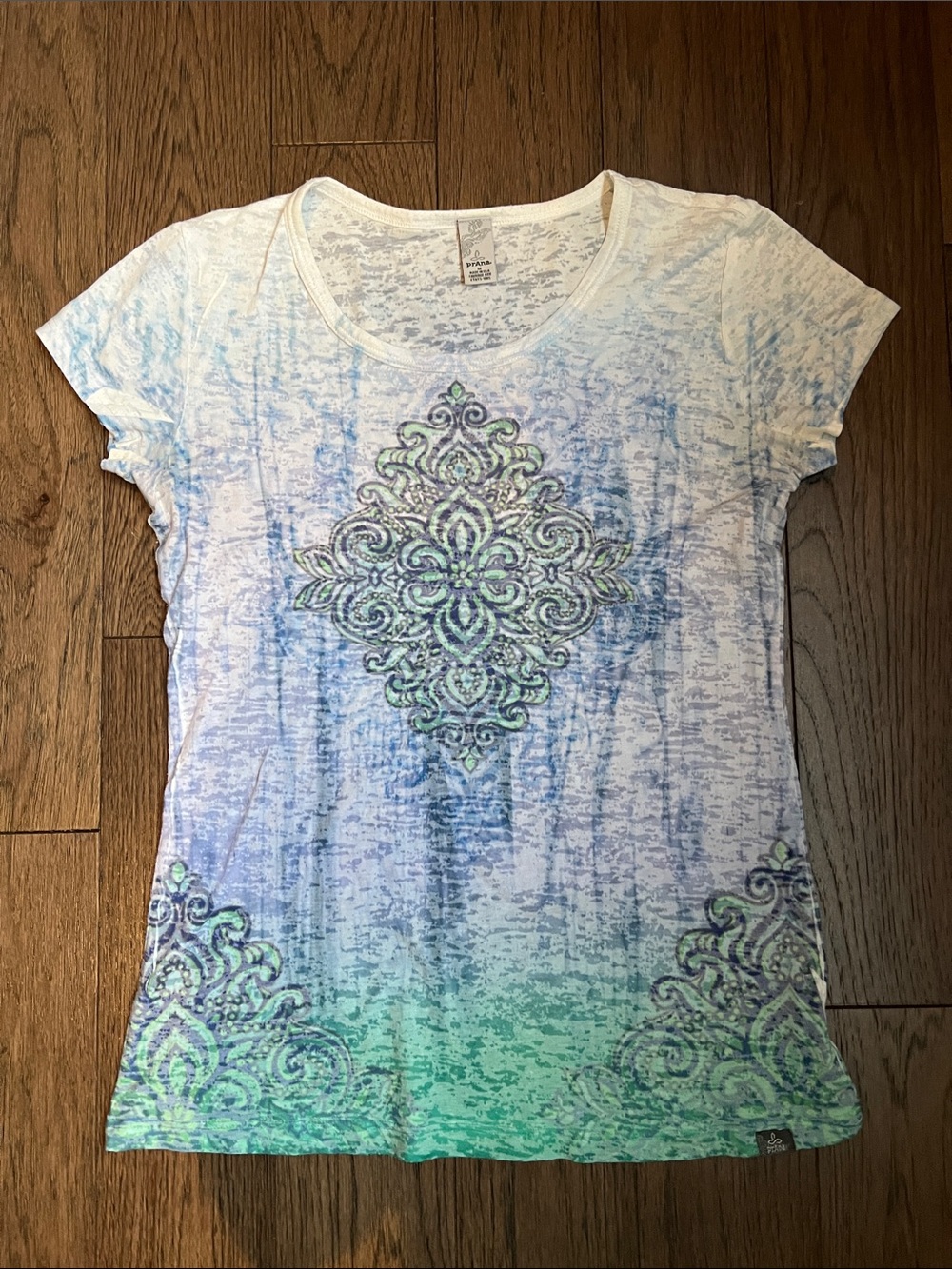 Prana Blue Green Ombre Medallion Short Sleeve Tee